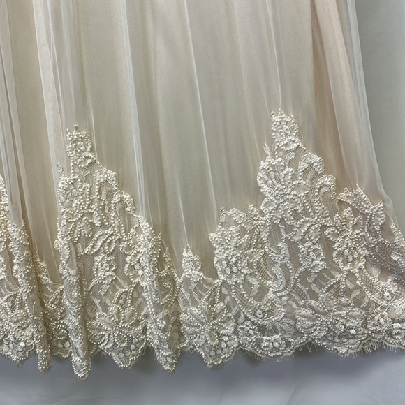 Carmen Marc Valvo beaded pearls over lace over mesh long skirt - Picture 3 of 8